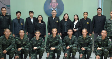 ร่วมแสดงความยินดีกับทหาร มทบ.28 สอบผ่านภาควิชาการ